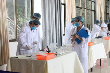 技能認(rèn)證引領(lǐng)專(zhuān)業(yè)化升級(jí) 中牧股份保山廠通過(guò)獸用生物制品制造工技能鑒定考核